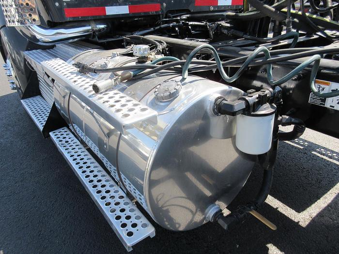 Used 2017 KENWORTH T880