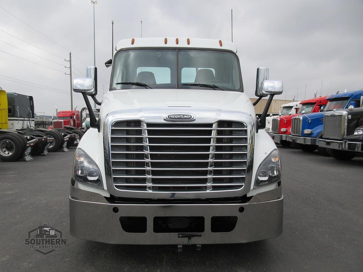 Used 2020 FREIGHTLINER CASCADIA 125