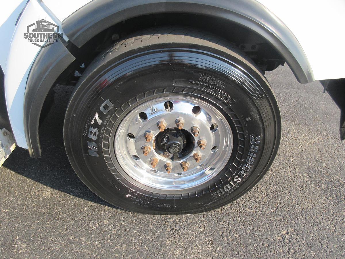 Used 2018 FREIGHTLINER 122SD