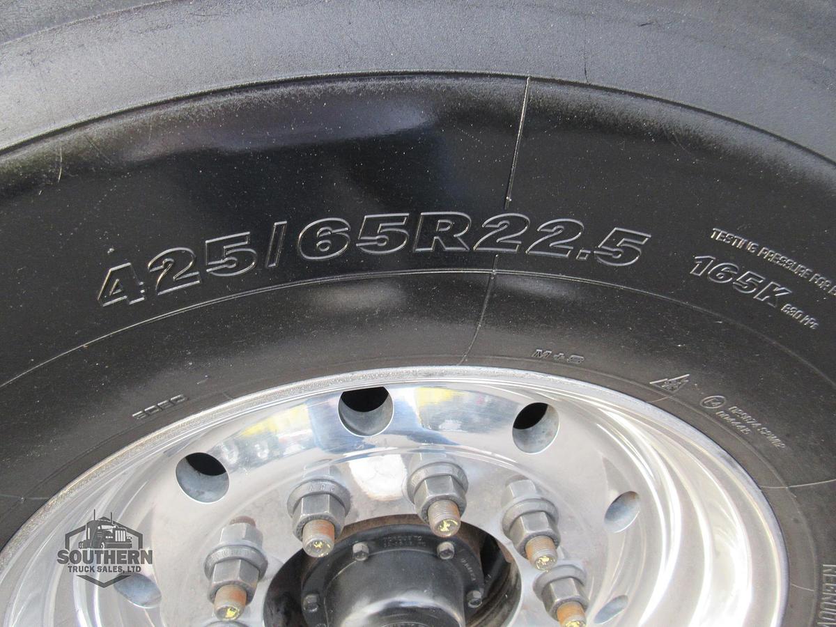 Used 2021 PETERBILT 567