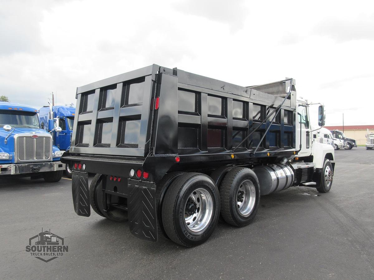 Used 2023 MACK PINNACLE 64T