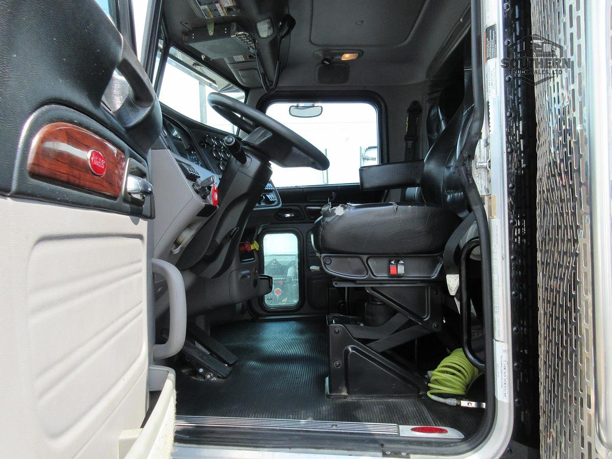 Used 2024 PETERBILT 389