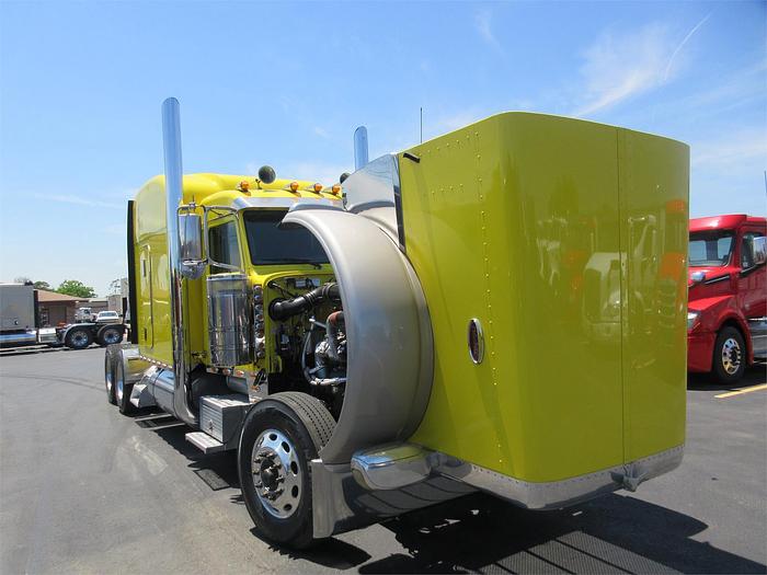 Used 2015 PETERBILT 389