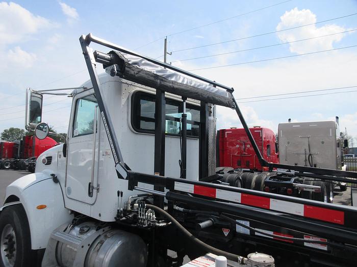 Used 2013 PETERBILT 348