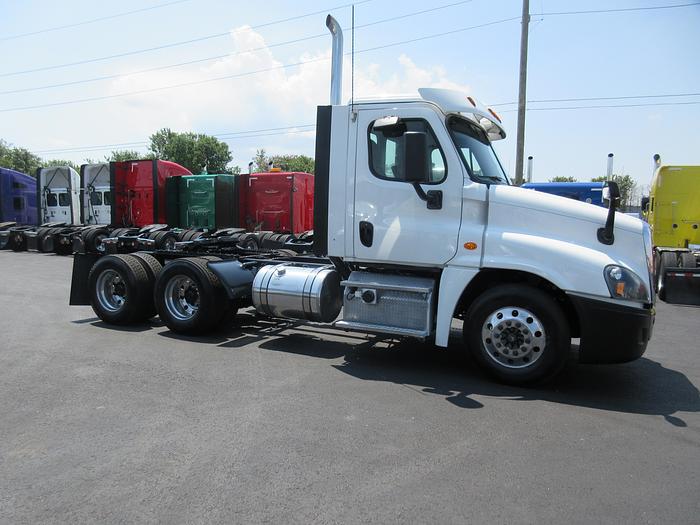 Used 2019 FREIGHTLINER CASCADIA 125