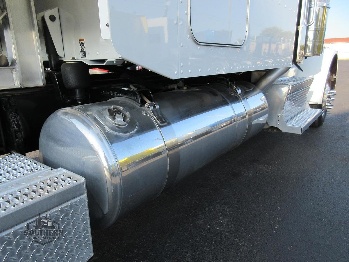 Used 2020 PETERBILT 389