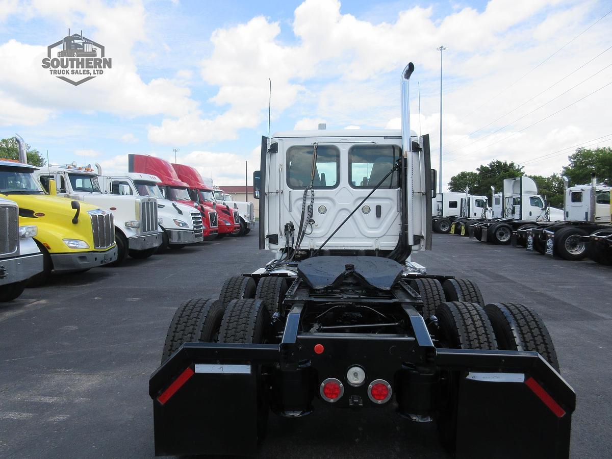 Used 2018 FREIGHTLINER CASCADIA 125