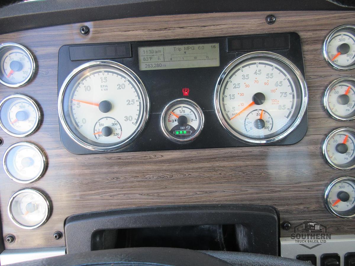 Used 2019 FREIGHTLINER 122SD