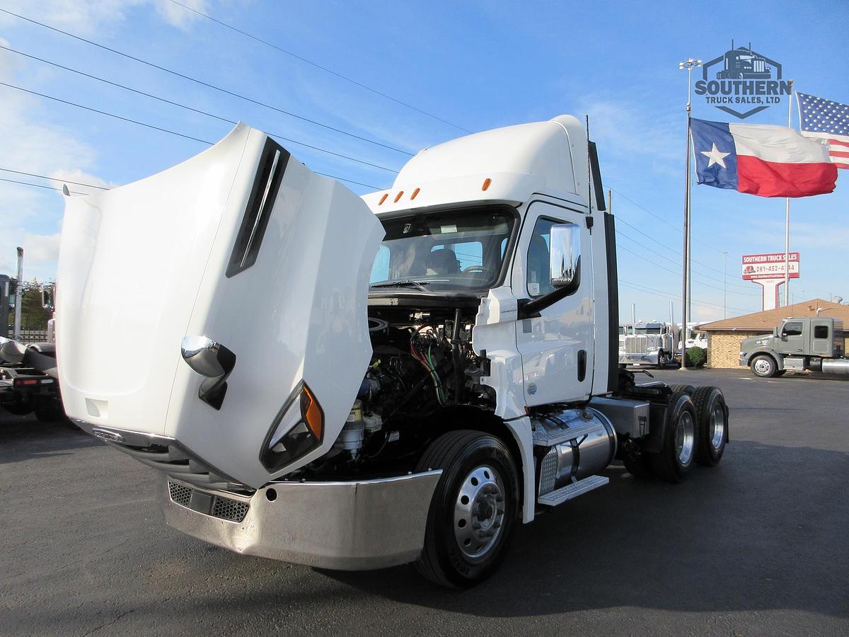 Used 2019 FREIGHTLINER CASCADIA 126