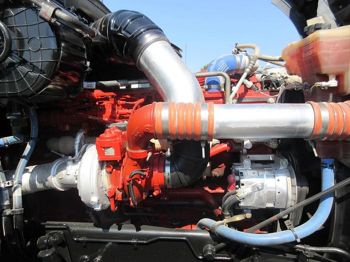 Used 2021 KENWORTH T880