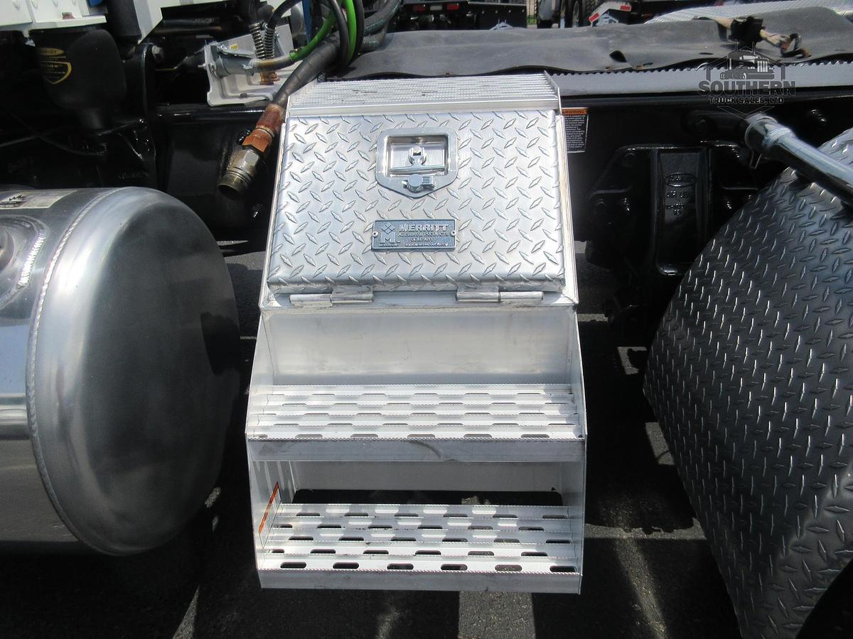 Used 2019 PETERBILT 389