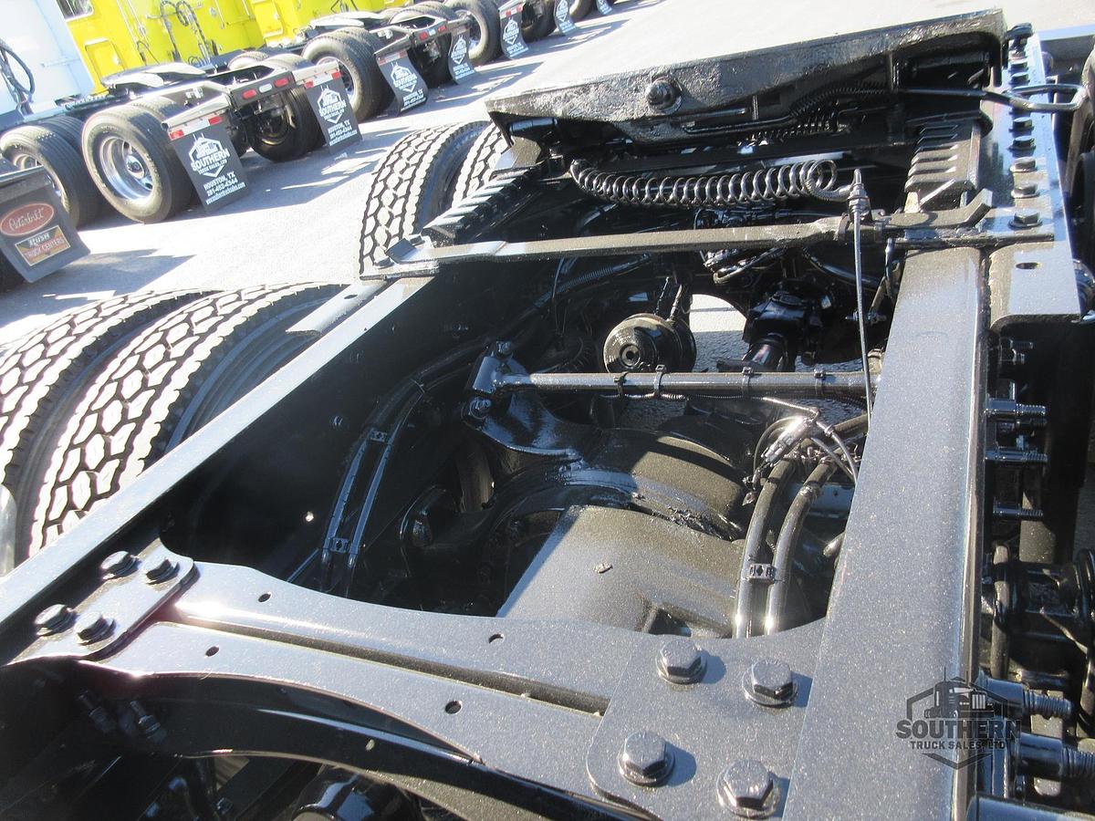 Used 2019 FREIGHTLINER 122SD