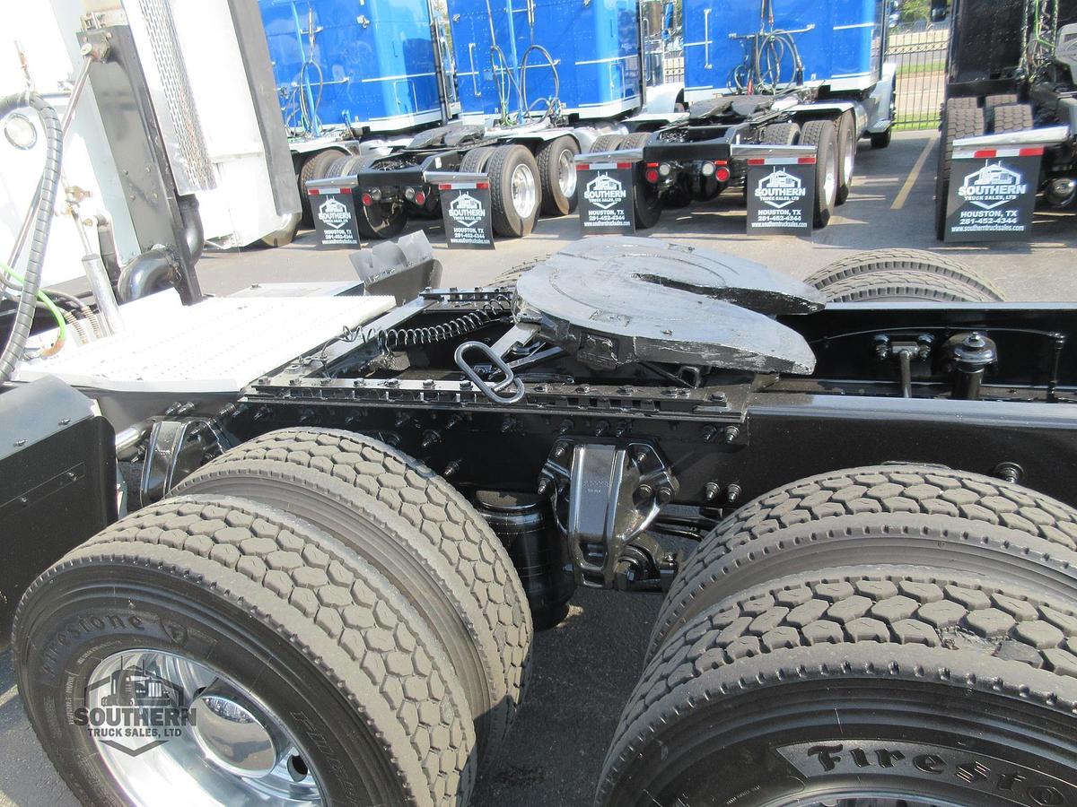 Used 2015 PETERBILT 386