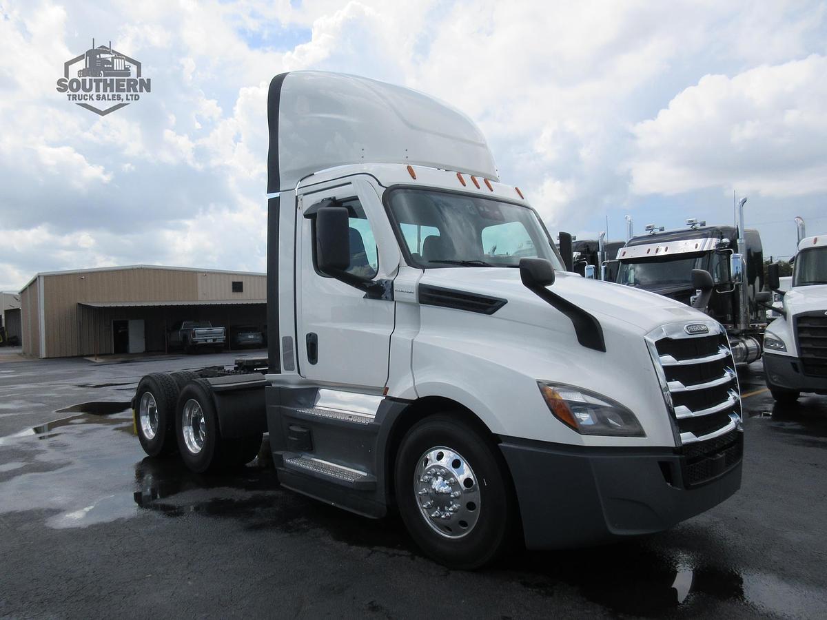 Used 2021 FREIGHTLINER CASCADIA 116