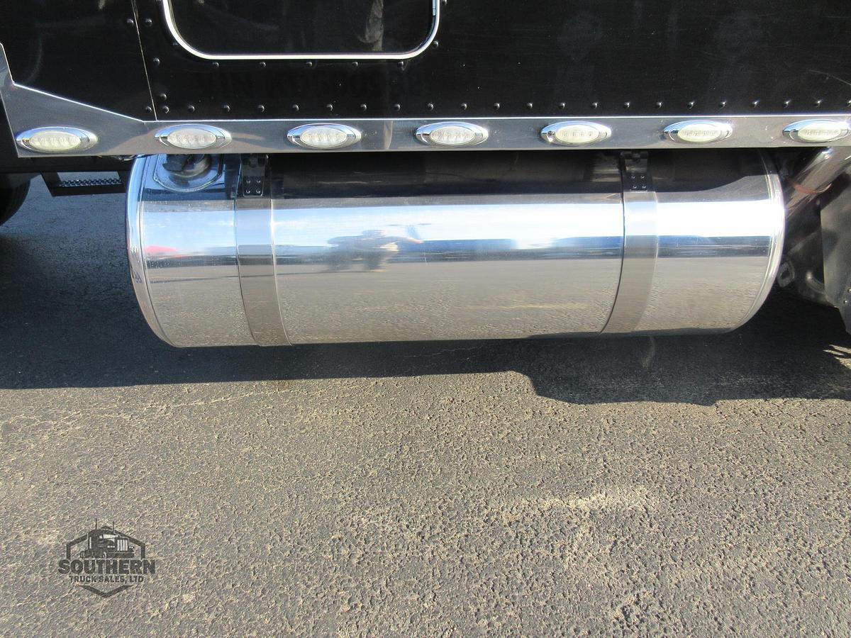 Used 2019 PETERBILT 389