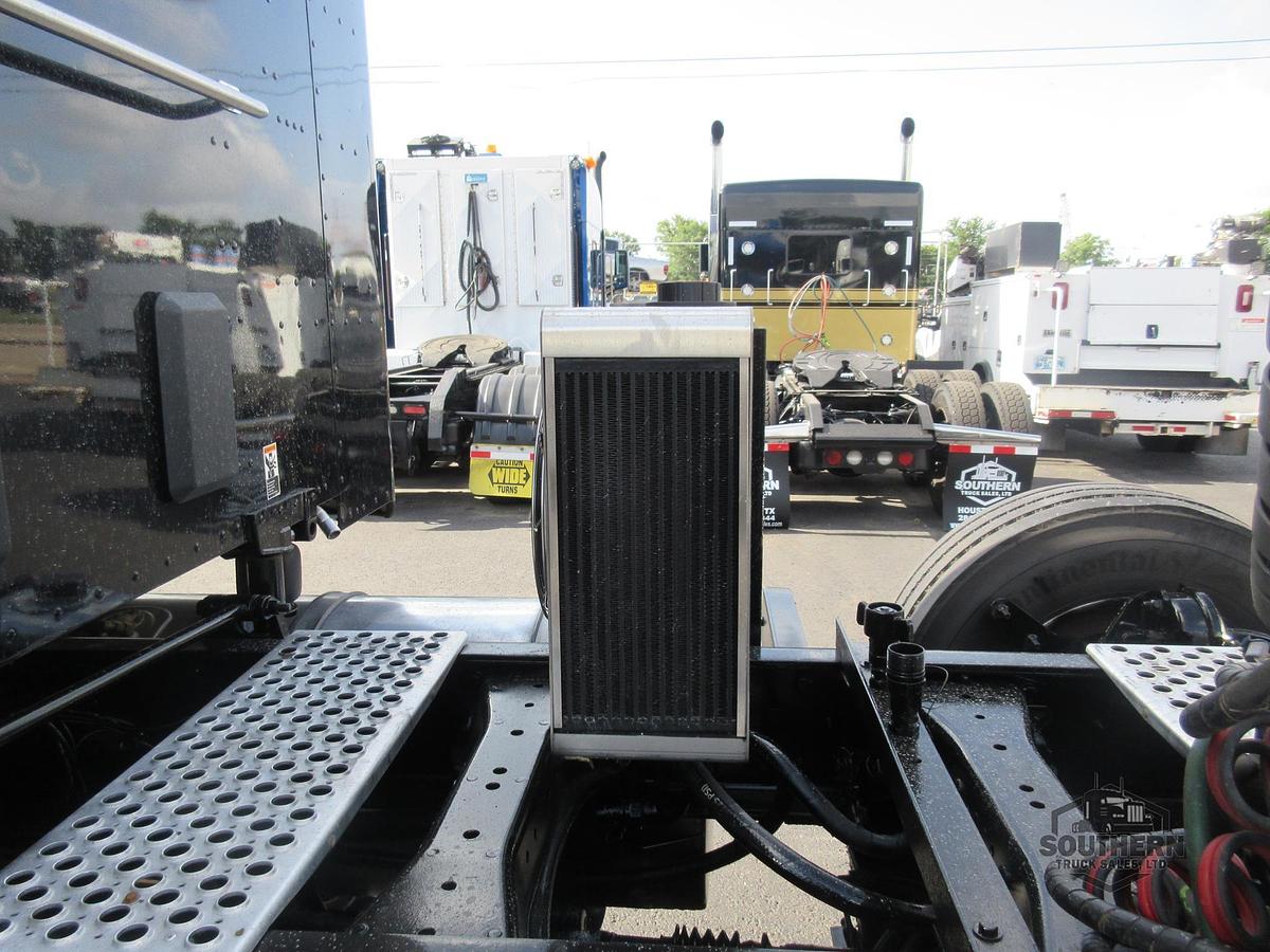 Used 2023 KENWORTH T880