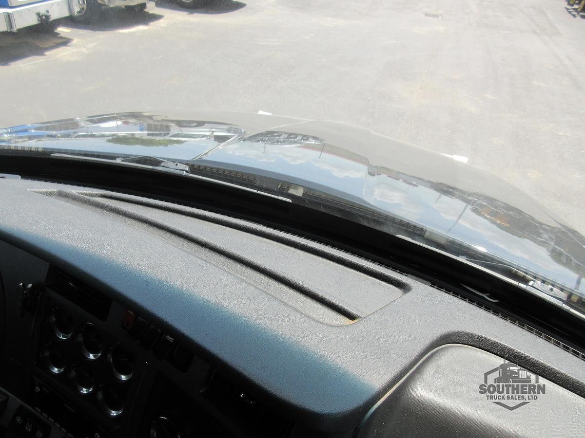 Used 2023 KENWORTH T880
