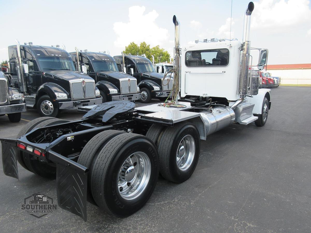 Used 2020 PETERBILT 389