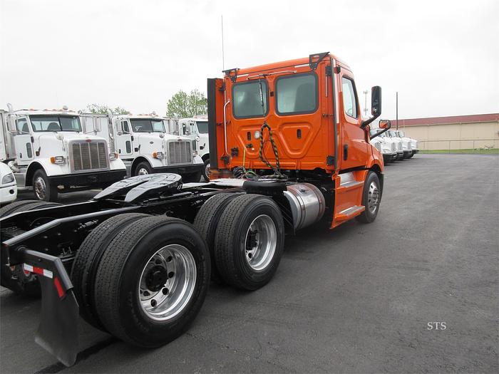 Used 2018 FREIGHTLINER CASCADIA 116