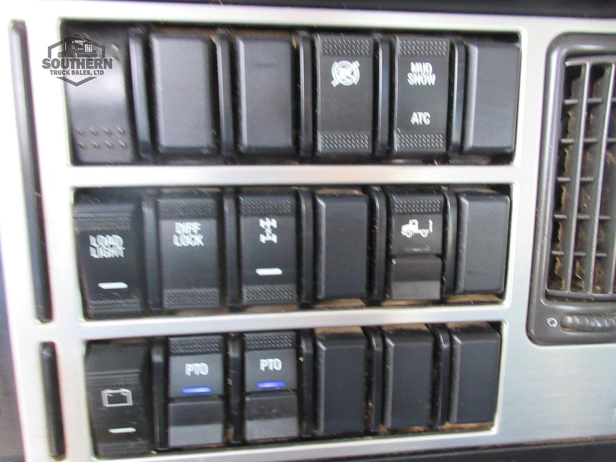 Used 2023 MACK PINNACLE 64T