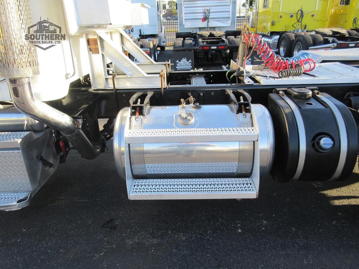 Used 2020 PETERBILT 389