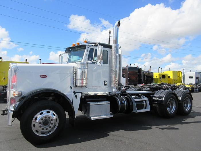 Used 2015 PETERBILT 389 - 6810