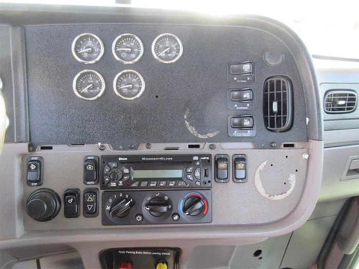 Used 2015 PETERBILT 365