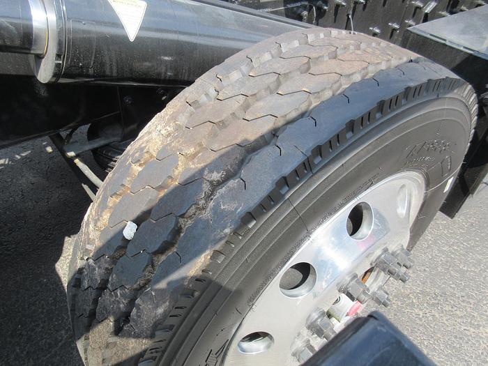 Used 2013 PETERBILT 348