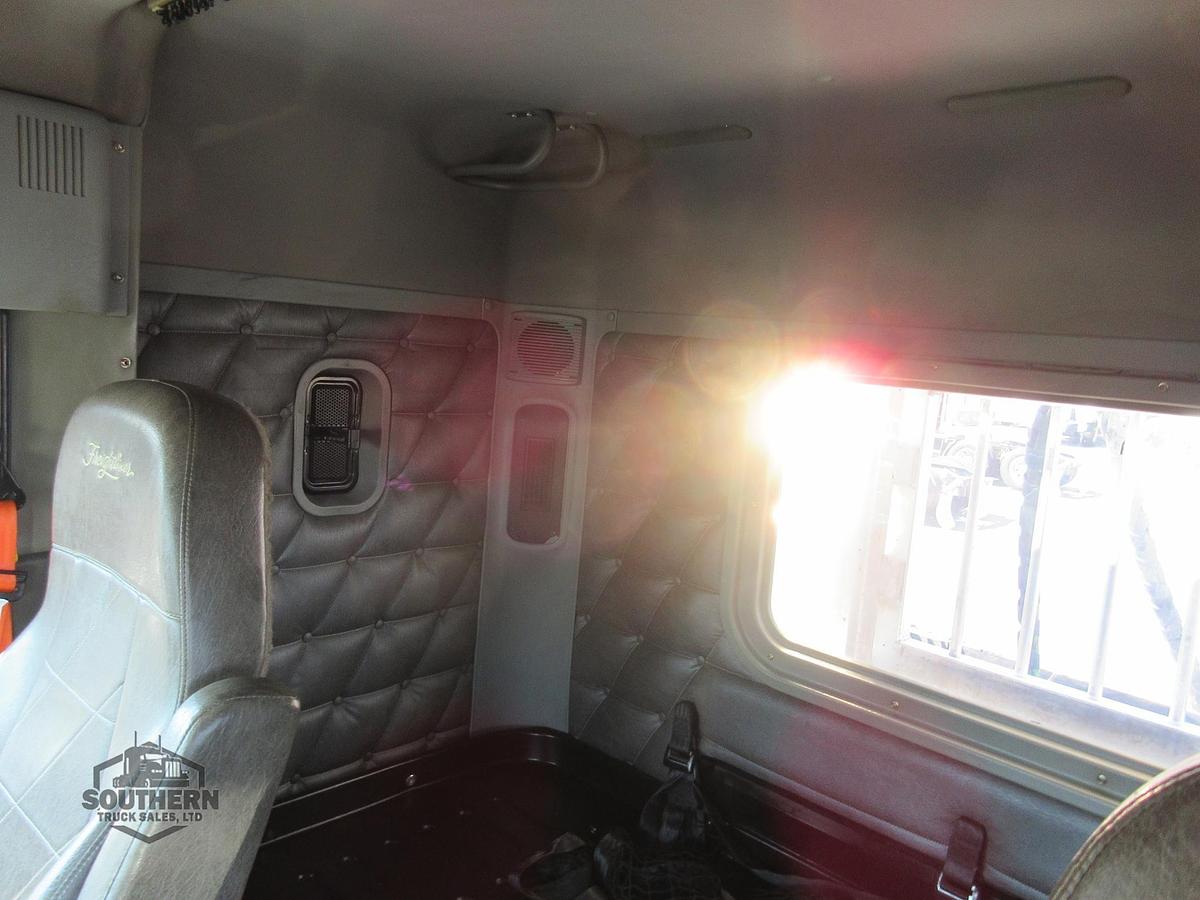 Used 2020 FREIGHTLINER 122SD