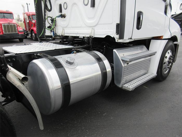 Used 2019 FREIGHTLINER CASCADIA 126