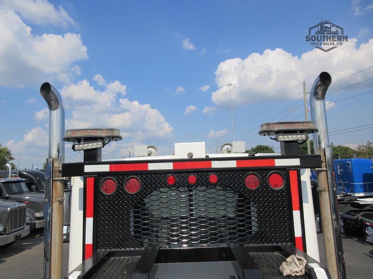 Used 2018 FREIGHTLINER CORONADO 122 SD