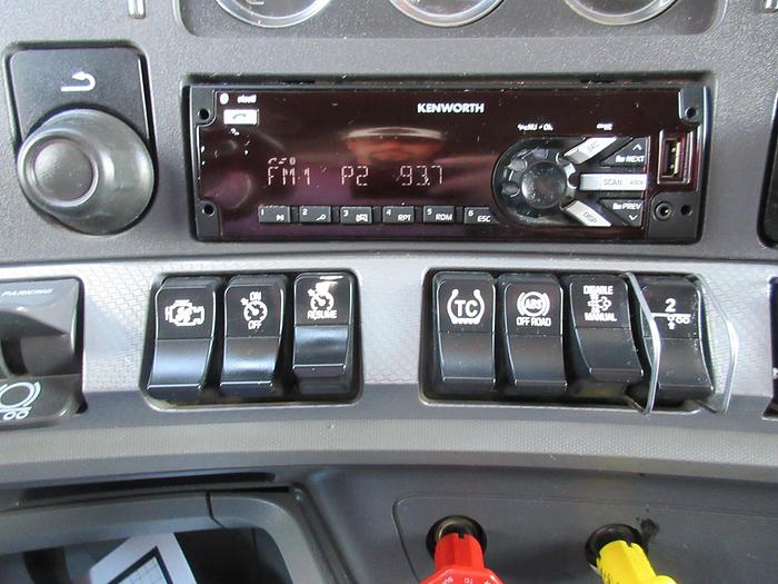 Used 2021 KENWORTH T880