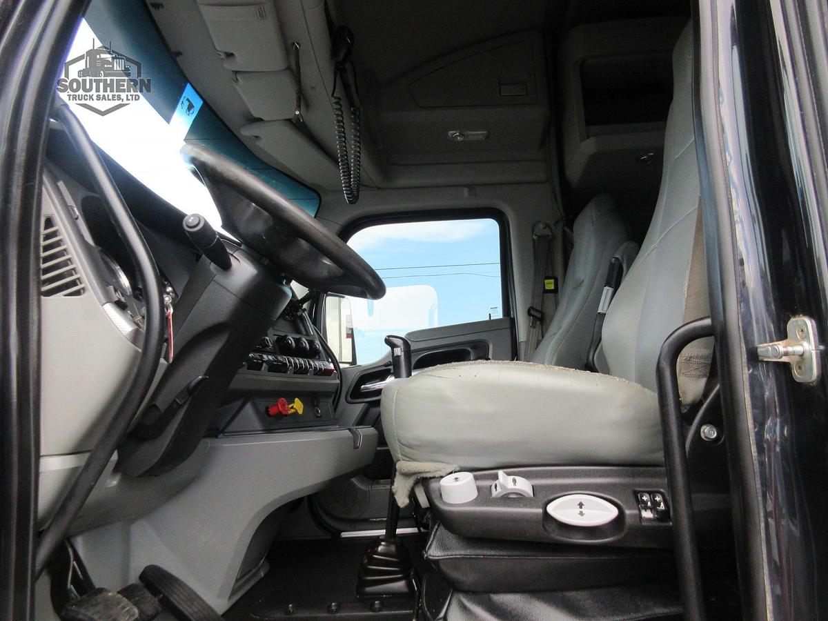 Used 2021 KENWORTH T880