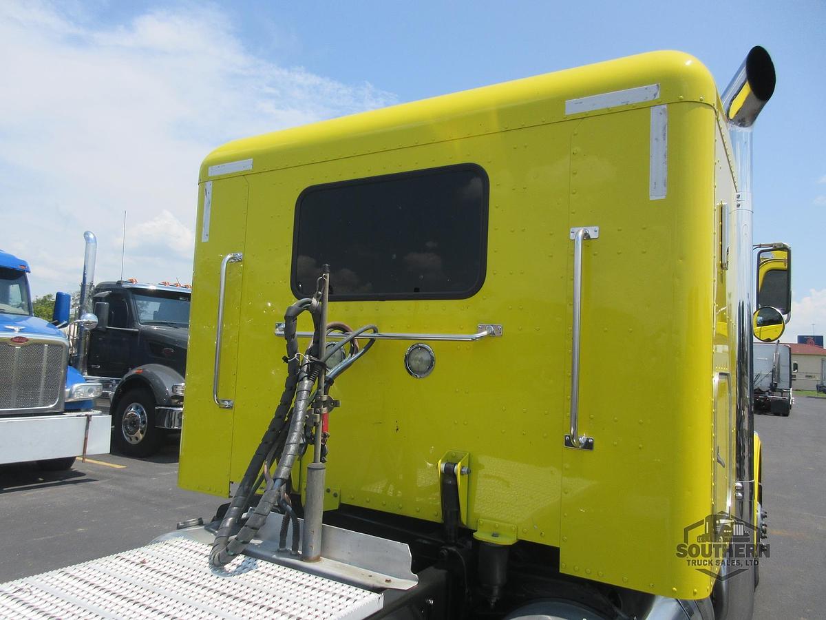 Used 2017 PETERBILT 389