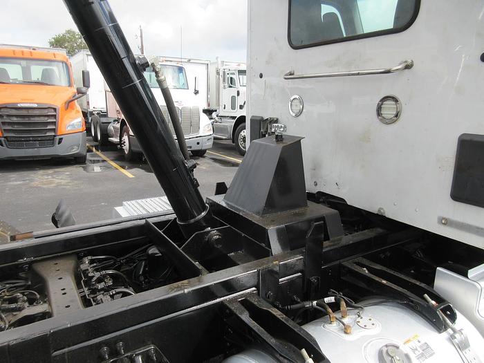 Used 2020 PETERBILT 579