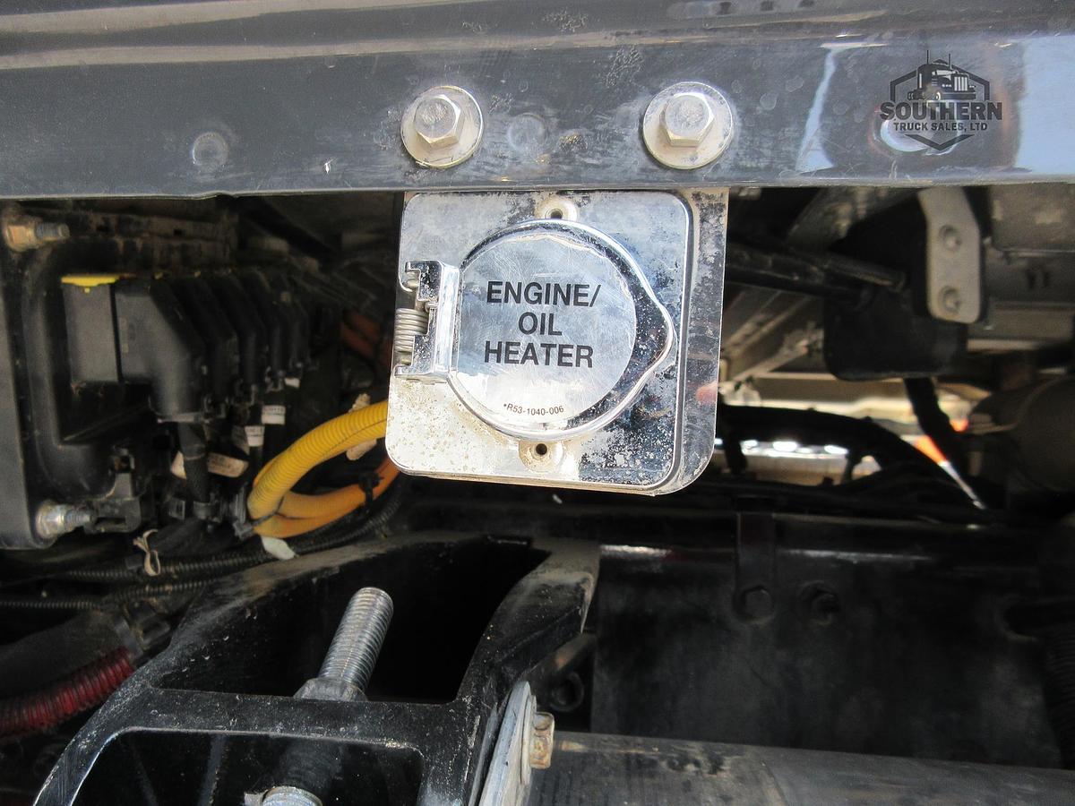 Used 2025 PETERBILT 567