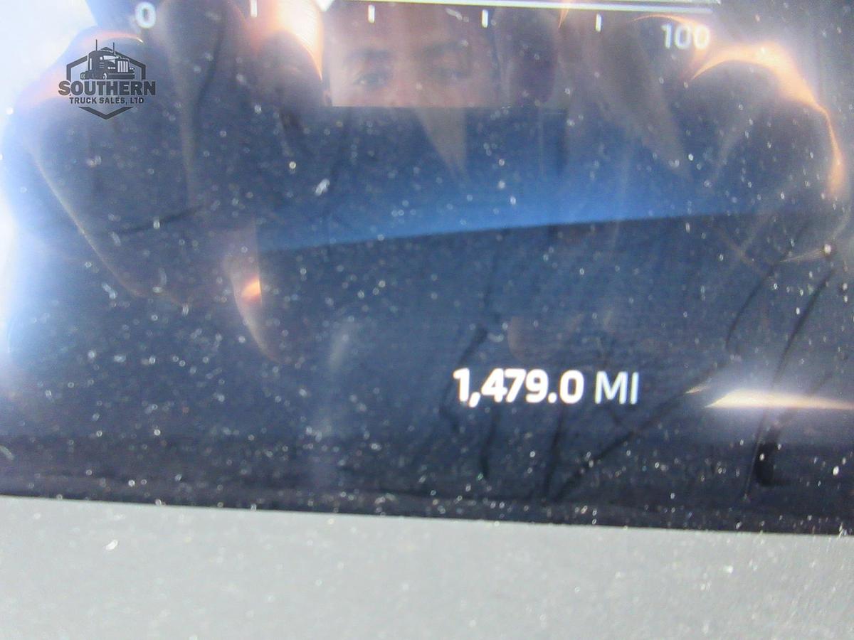 2025 KENWORTH T880