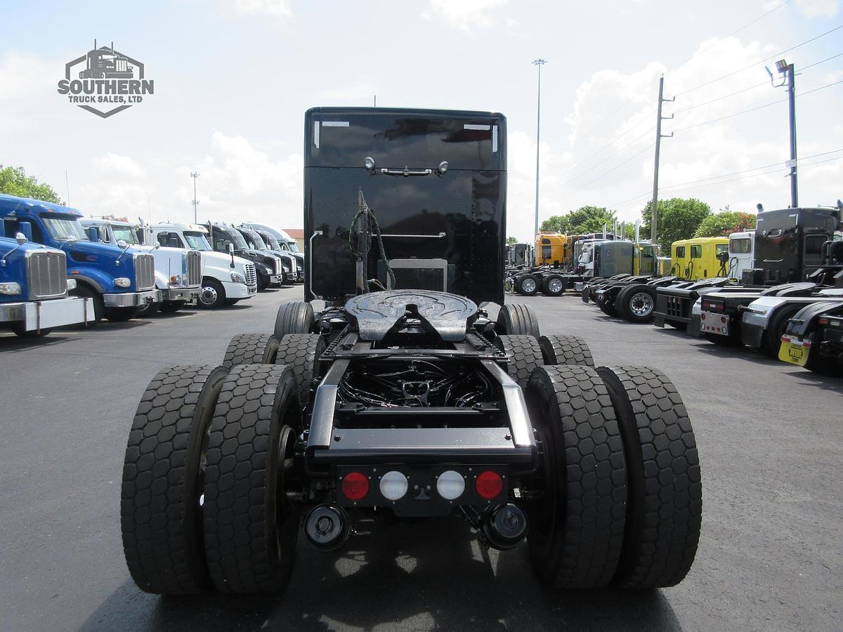 Used 2023 KENWORTH T880