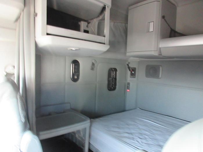 Used 2021 KENWORTH T880