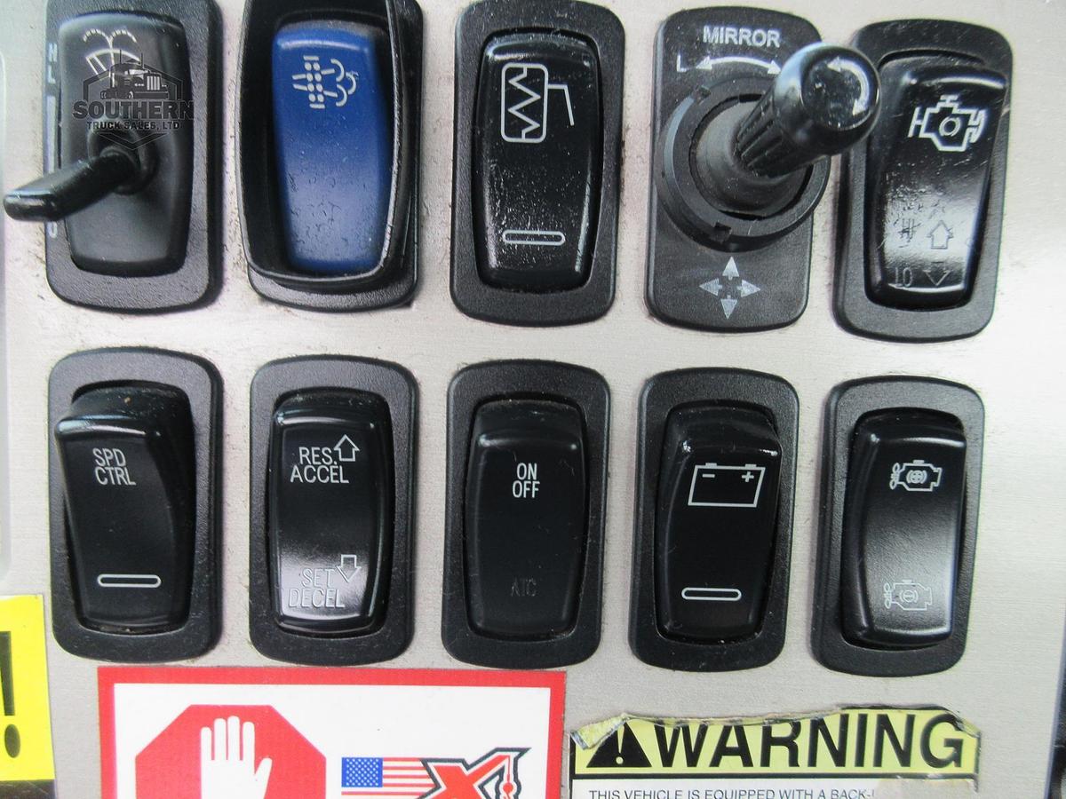 Used 2014 MACK PINNACLE CXU613