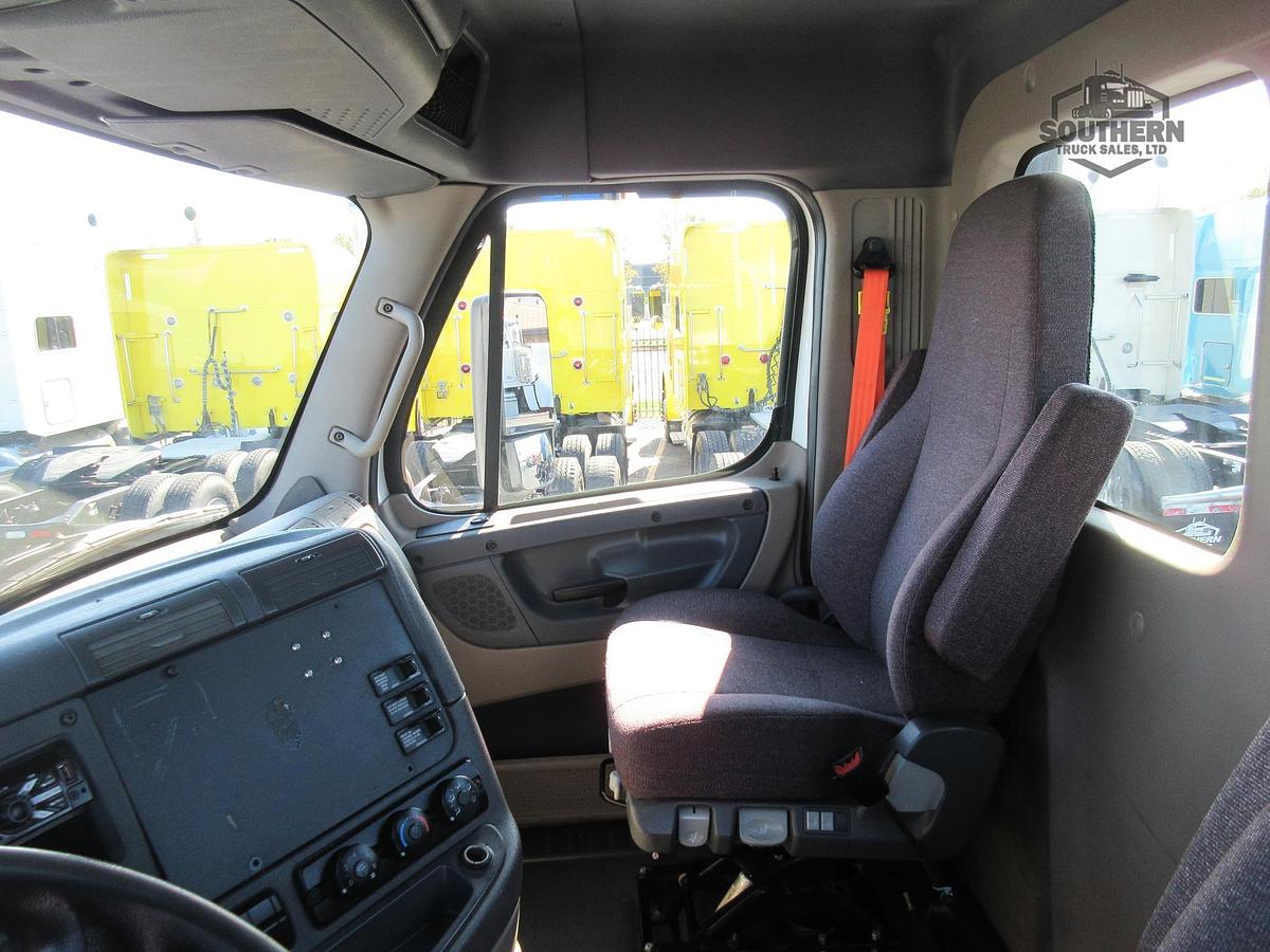 Used 2018 FREIGHTLINER CASCADIA 113
