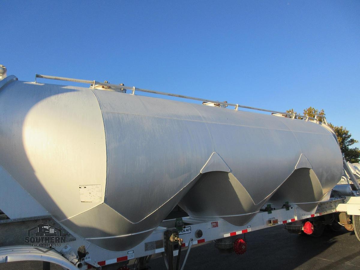 Used 2011 POLAR 41 ft