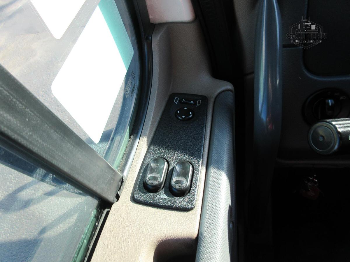 Used 2018 FREIGHTLINER CASCADIA 113