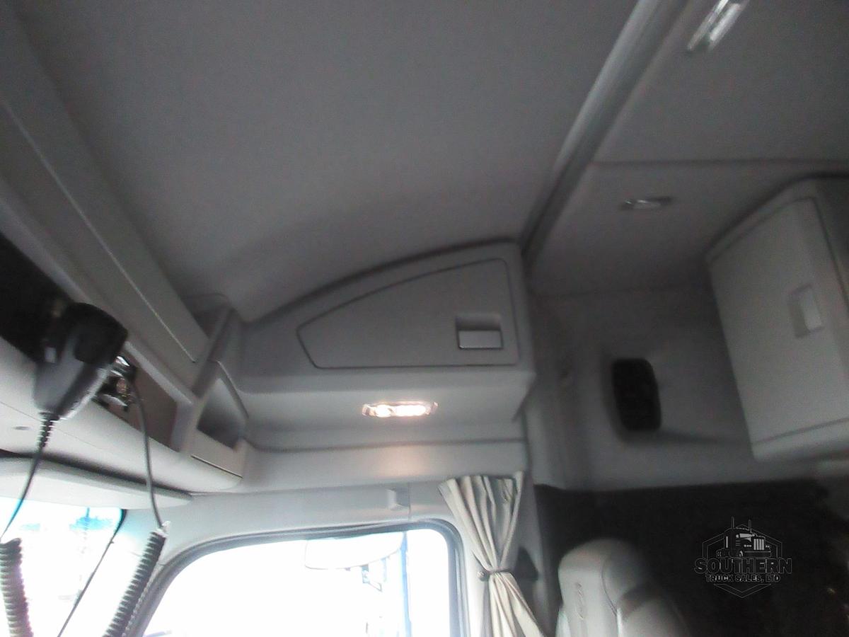 Used 2023 KENWORTH T880