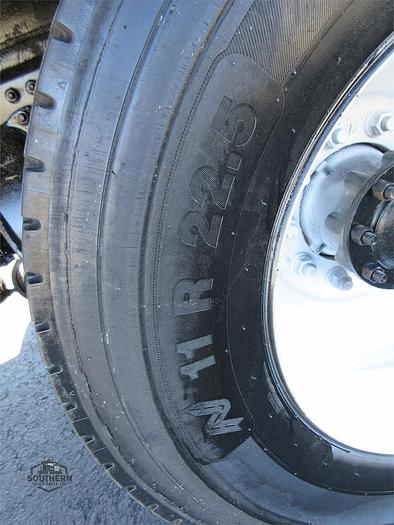 Used 2017 FREIGHTLINER BUSINESS CLASS M2 106