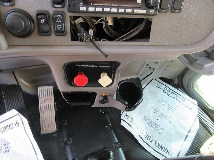 Used 2013 PETERBILT 365