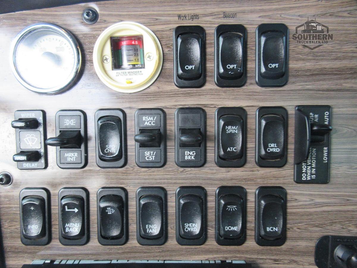 Used 2018 FREIGHTLINER CORONADO 122 SD