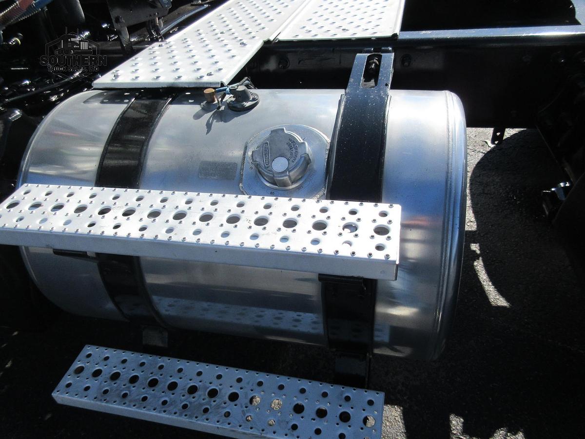 Used 2018 FREIGHTLINER CASCADIA 113