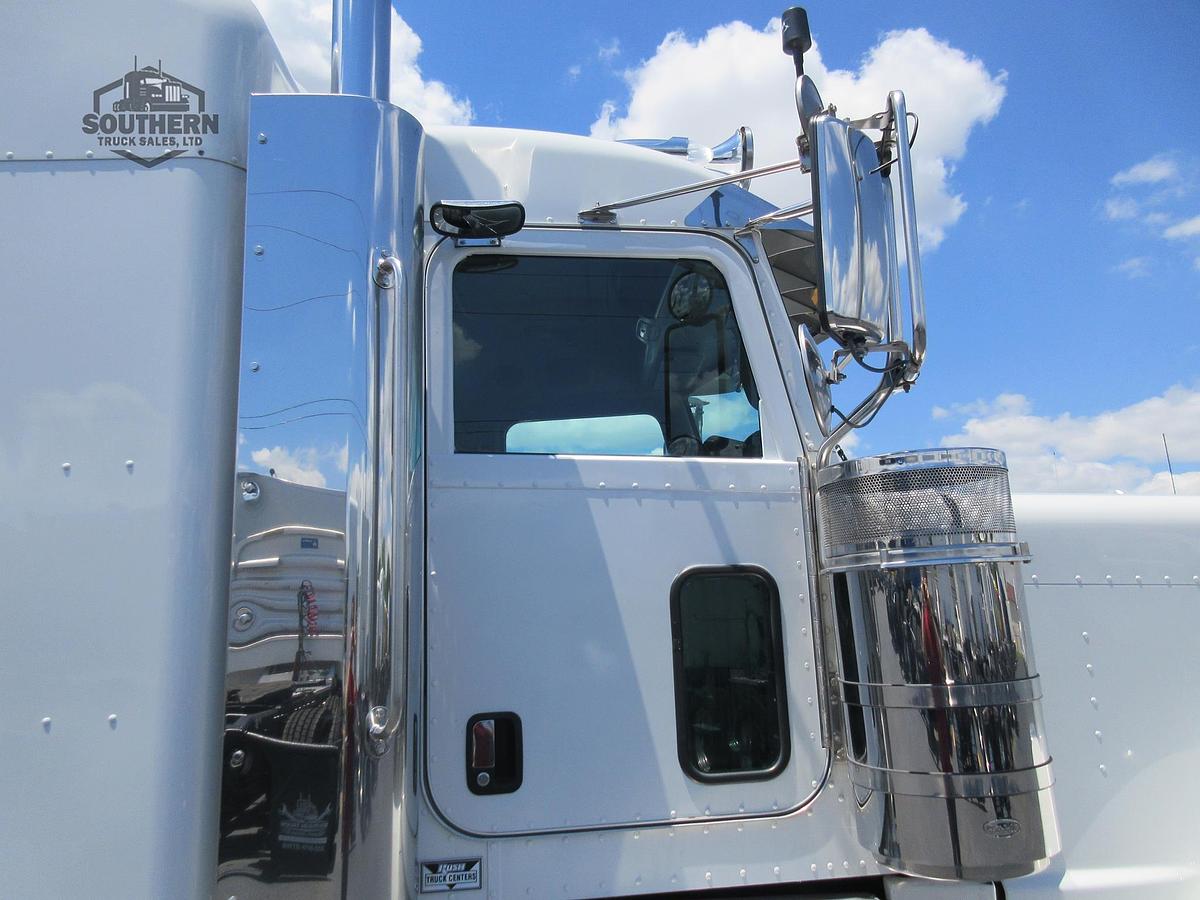 Used 2020 PETERBILT 389