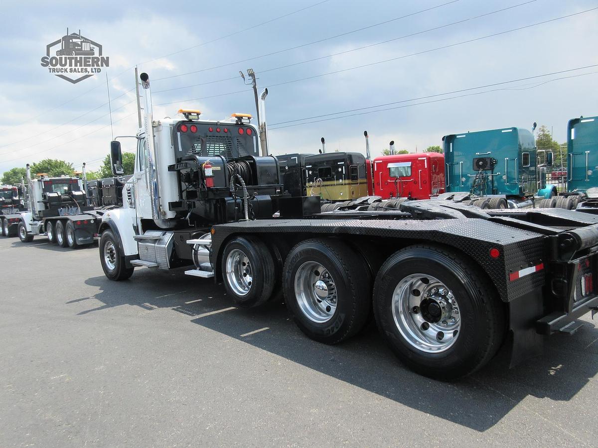 Used 2019 FREIGHTLINER CORONADO 122 SD